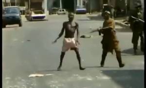 Ancienne vidéo de guerre au Liberia